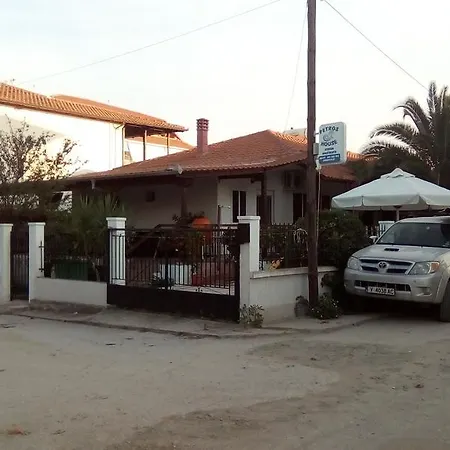 Pensionat Petroshouse Beach Vrasná