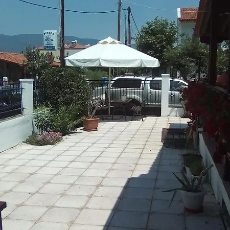 Petroshouse Beach Pensionat Vrasná